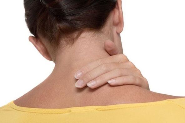 Mga timailhan ug sintomas sa osteochondrosis sa cervical spine